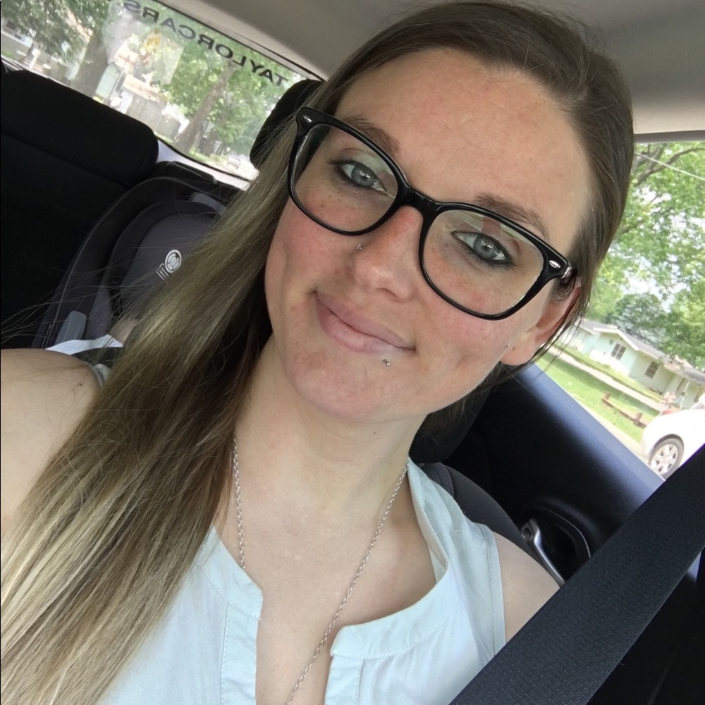 Meet your Posher, Candace